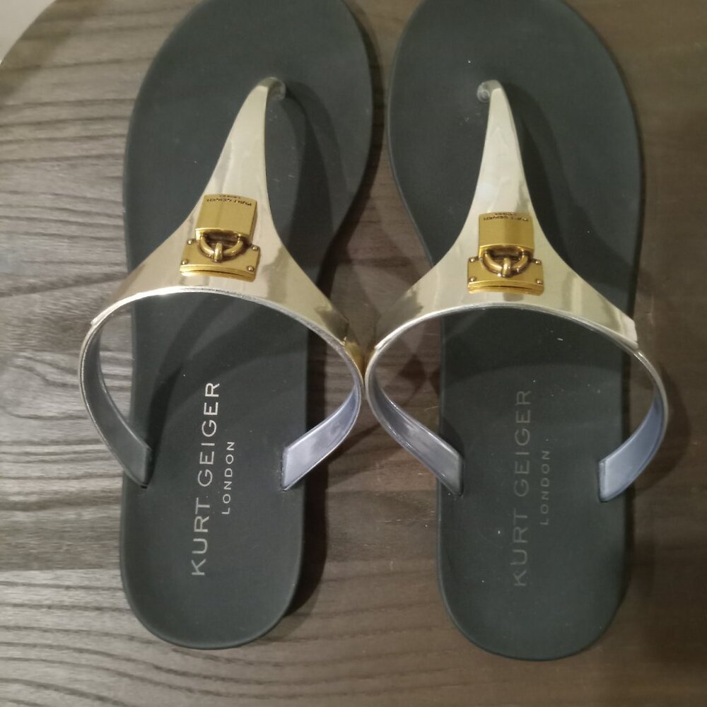 Kurt Geiger London Jelly flip flops with sliver thongs and gold lock 8.5